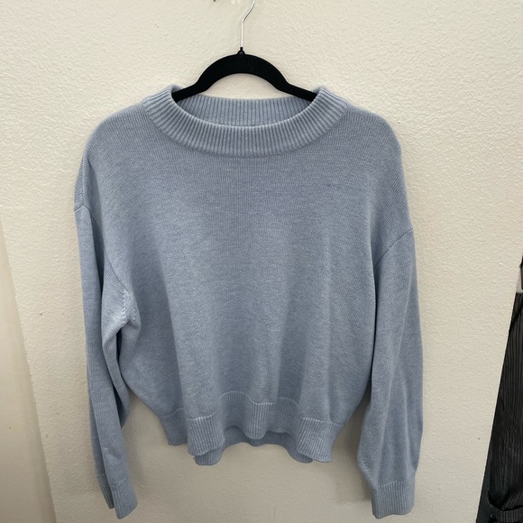 H&M Sweater - Picture 3 of 4